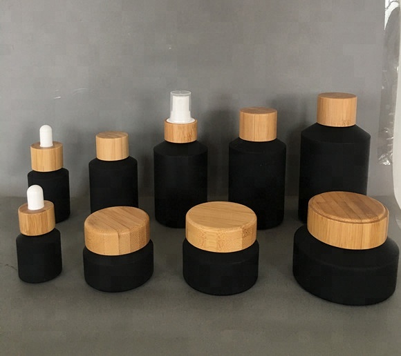 Luxury Skincare Mask - Pot de crème en verre noir